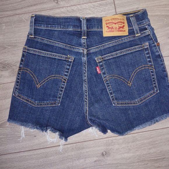 LEVI'S 501 denim shorts - Picture 2 of 3